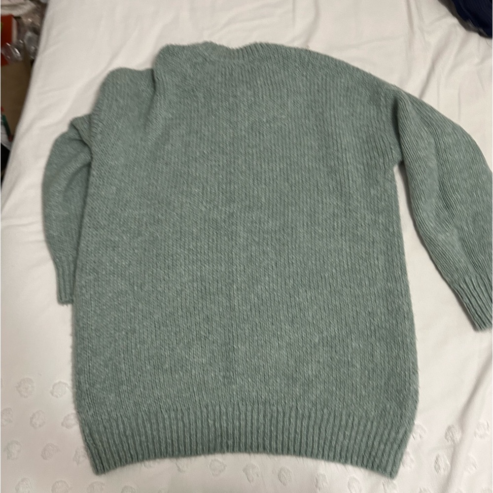 Size M Abercrombie and fitch sweater  worn a handful of times